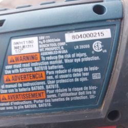 BOSCH IMPACT WRENCH 1/2" AND FLASH LIGHT 18V LITHIUM WITH BATTERY AND CHARGER 