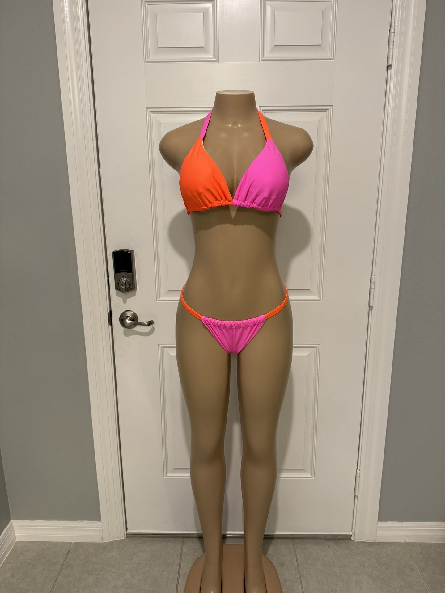 Pinky Bikini 