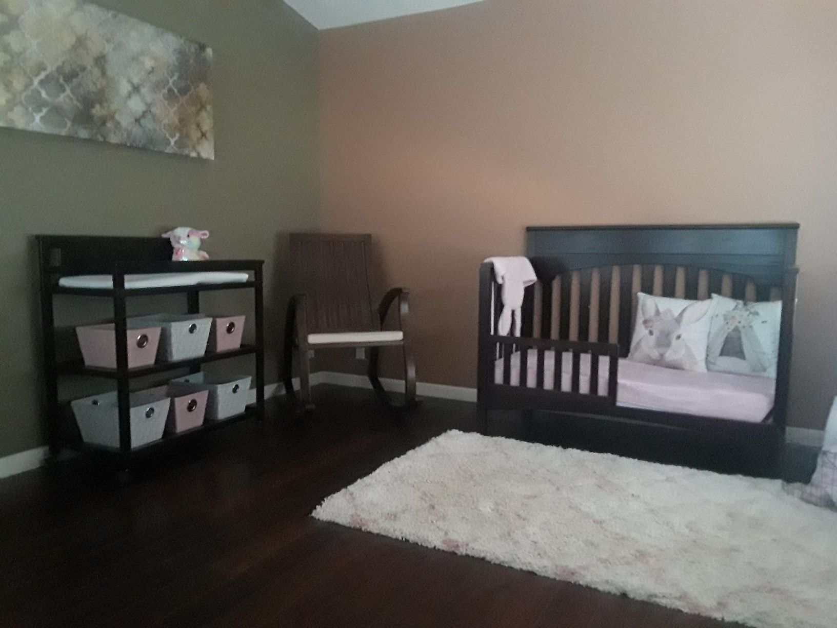 Delta 4 in 1 convertible crib with changing table and rocking chair