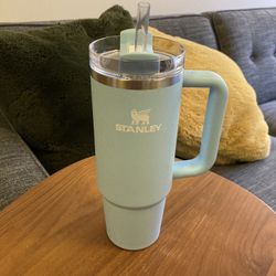 Stanley 30oz Quencher 