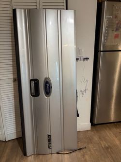 Ford F-150 Tailgate Silver