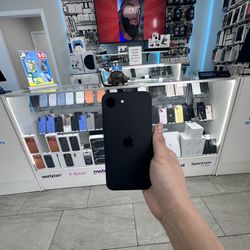 iPhone 16e