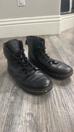Dr. Martins boots Black Womens 