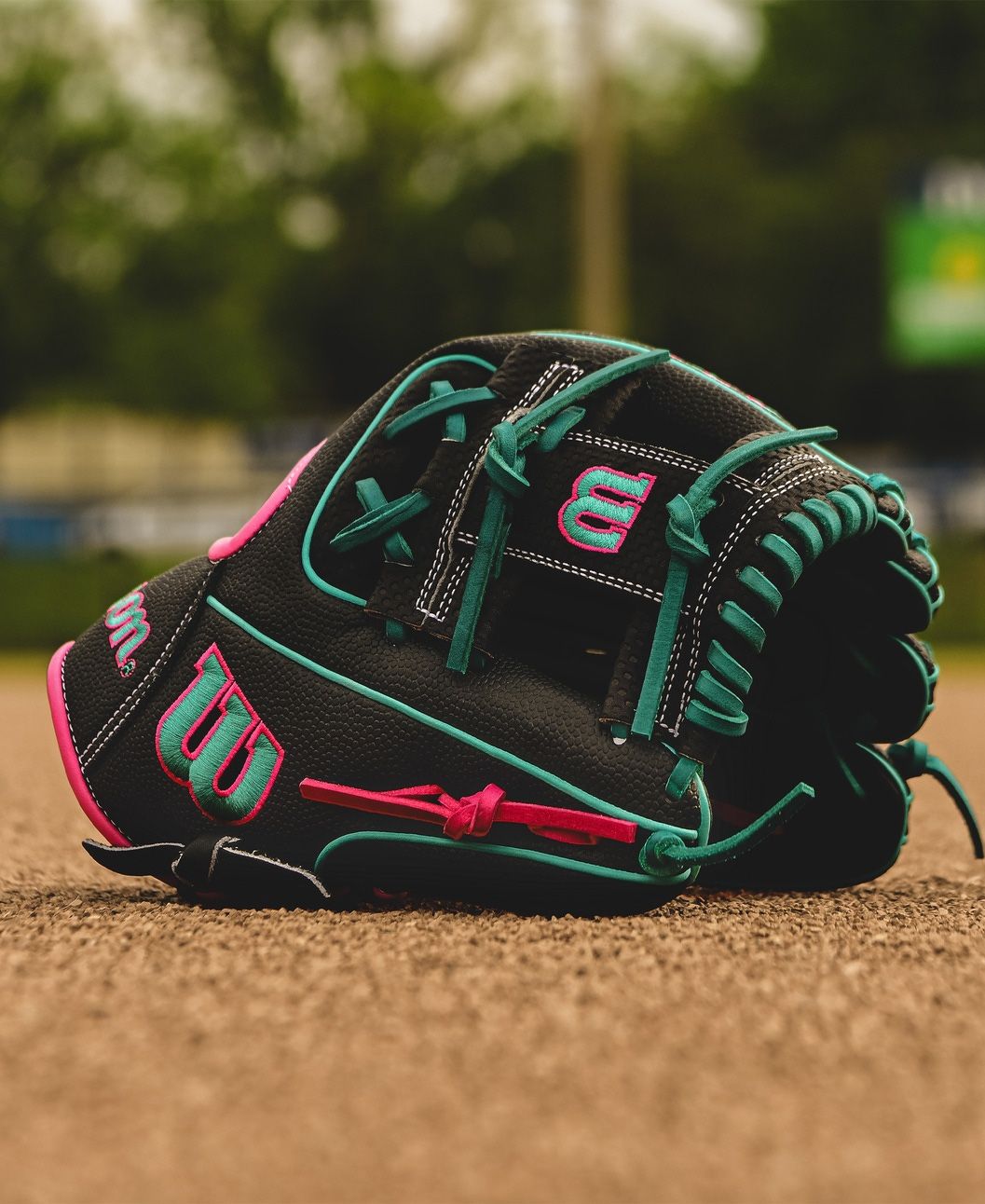 Wilson A2000 Gloves BRAND NEW WITH TAGS!