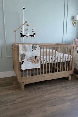 Storkcraft Santorini® Deluxe 5-in-1 Convertible Crib with Bonus Toddler Guardrail