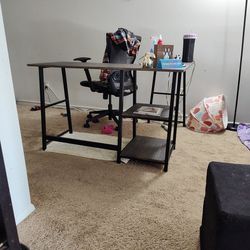 L-Shaped Desk + Desk chair