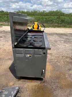 Vulcan Commercial stove/range with griddle electric