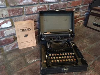 Vintage Corona Folding Typewriter