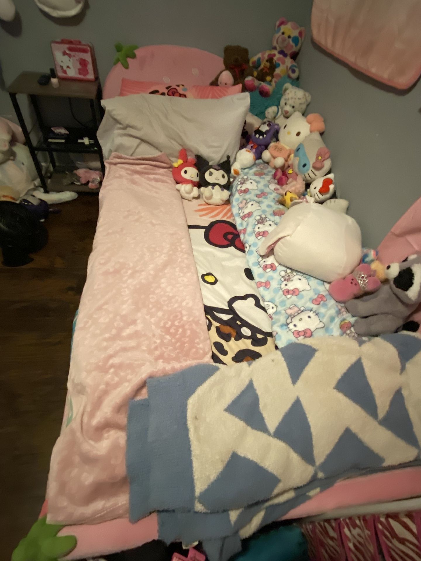 pink strawberry bedframe Home & Garden