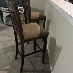 2 Bar stools 