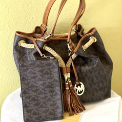 MICHAEL KORS💥LIMITED EDITION💥 MK Signature Canvas Coated/Leather Tote Bag with Removable Pouch Insert