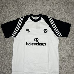BALENCIAGA • T-SHIRTS Size XL • Brand new