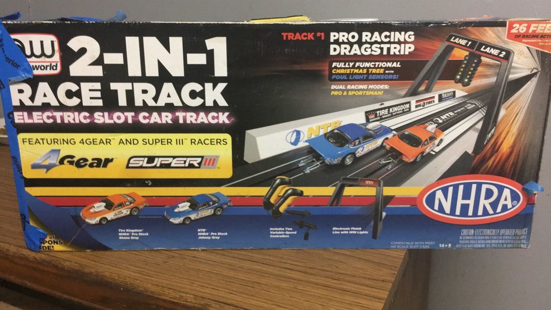 Old school classic race track all pieces included