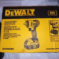 DeWALT 1/2 Impact Wrench Kit 2 Batteries & Charger New