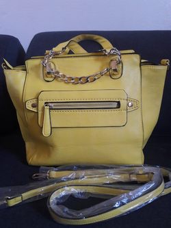 NEW Yellow Purse Charming Charlies Medium/Large Zippers Stipped Interior