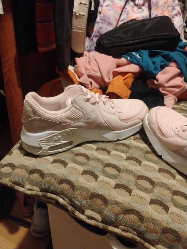 Pink And White Sc Air Max