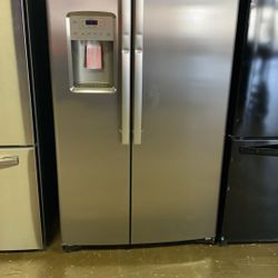 GE GZS22IYNFS 21.8 cu. ft. Side by Side Refrigerator 34A05