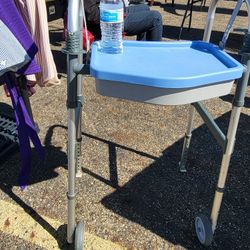 Walker w / attachable  Serving TRAY