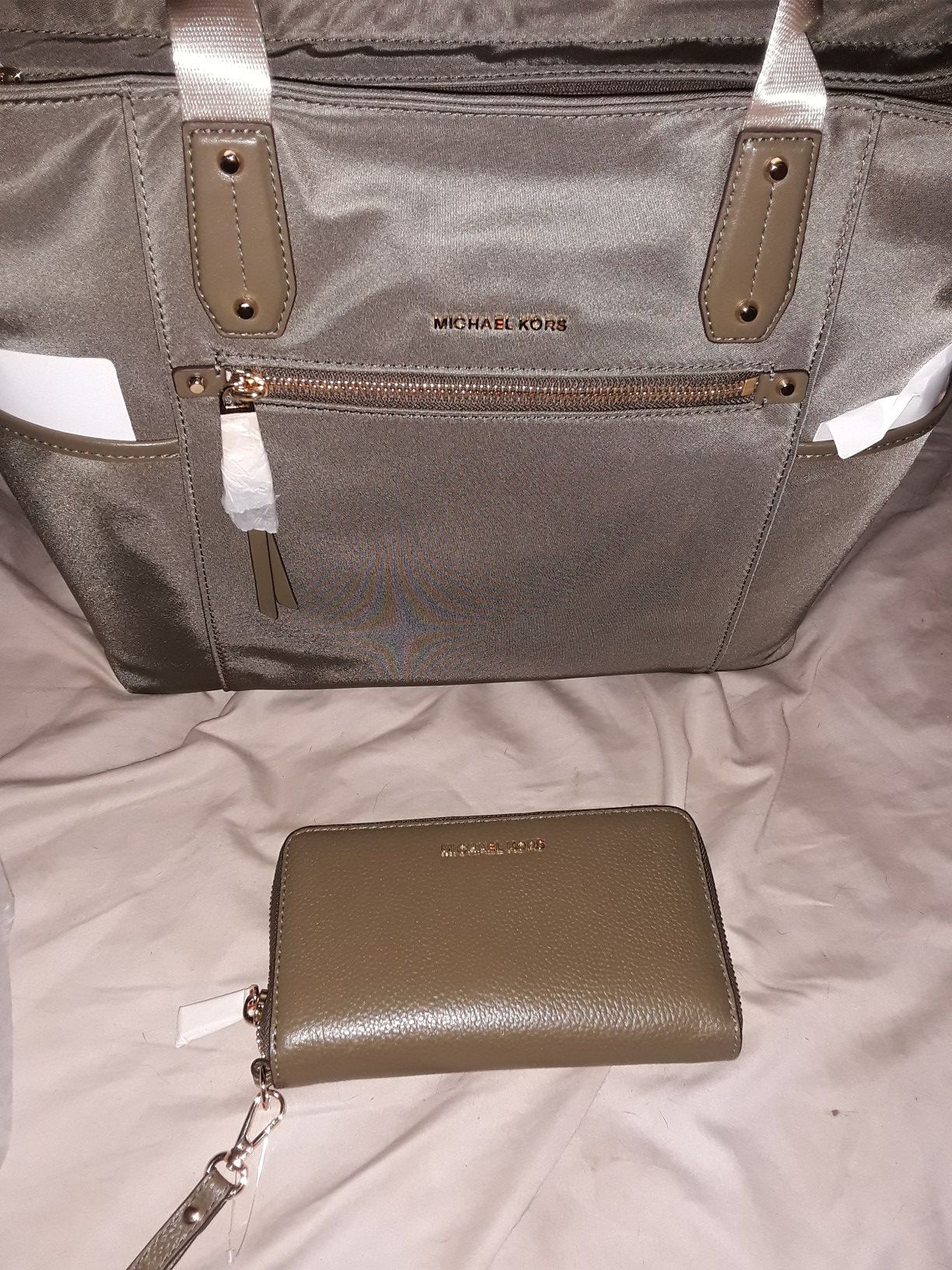 Michael Kors Large Tote and Large Smartphone Wristlet