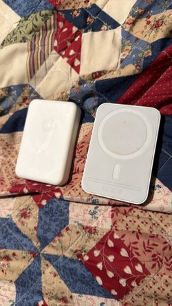 2 Apple Battery Packs