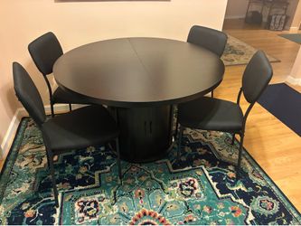 Round/Rectangle table with storage and 5 chairs