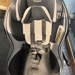 Chicco Netfix Zip Convertible Car Seat