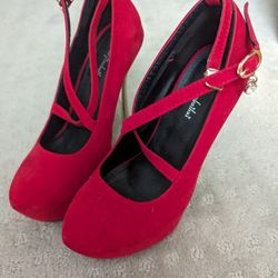 Red Stilleto Size 6.5 (New Unboxed)