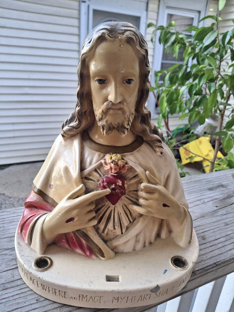 Sacred Heart Of Jesus Statue 12" by 6 3/4" 
