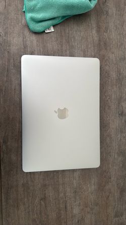 Apple MacBook Air 13.3” M1 2020 | 8GB RAM | 256GB SSD | Silver | Excellent Condition