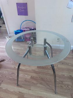 Dining table for sale