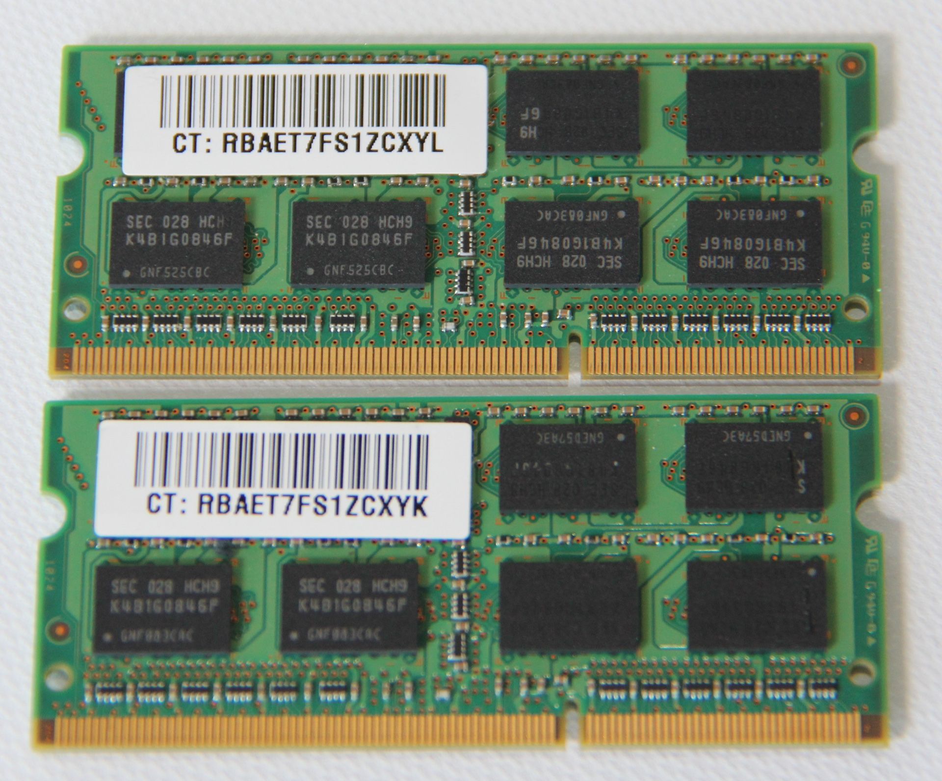 2* SAMSUNG 2GB 2RX8 PC3-10600S