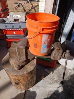 Tools biggest vise ever,huge