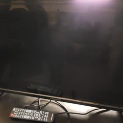 32" Element Tv W/remote