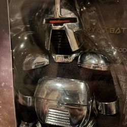 Battlestar Galactica Cylon figure (never opened)(2006)