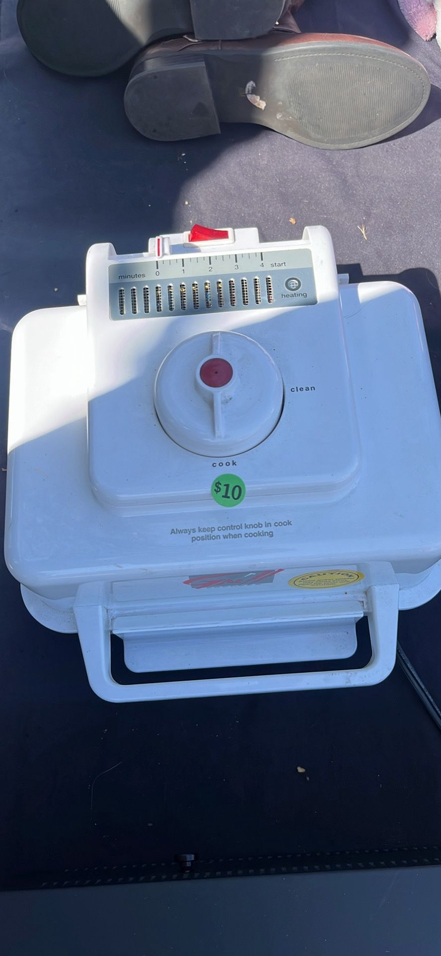 Electric Grill Machine