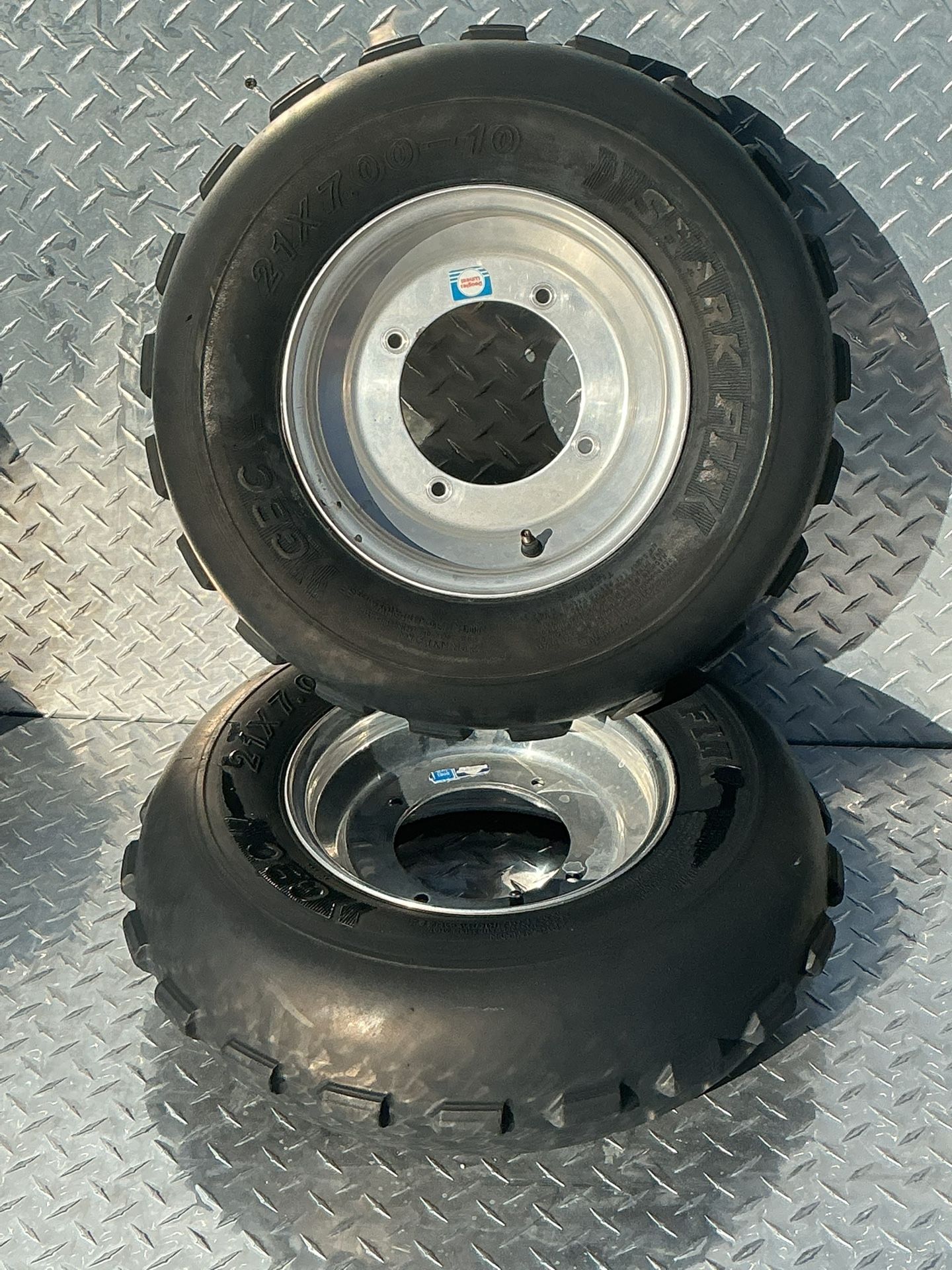 Banshee Raptor Yfz 450r front sand tires on Dwt wheels 21x7-10 4-156 ...