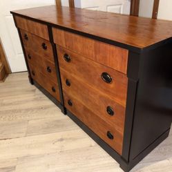 Beautiful 8 Drawer Dresser 