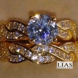 New 18k Yellow Gold Wedding Ring Set 