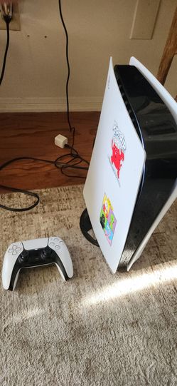 PS5 (Disc Edition) For Sale: Comes with 2 controllers