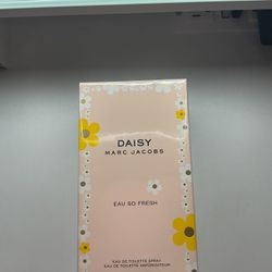 Daisy Marc Jacob's