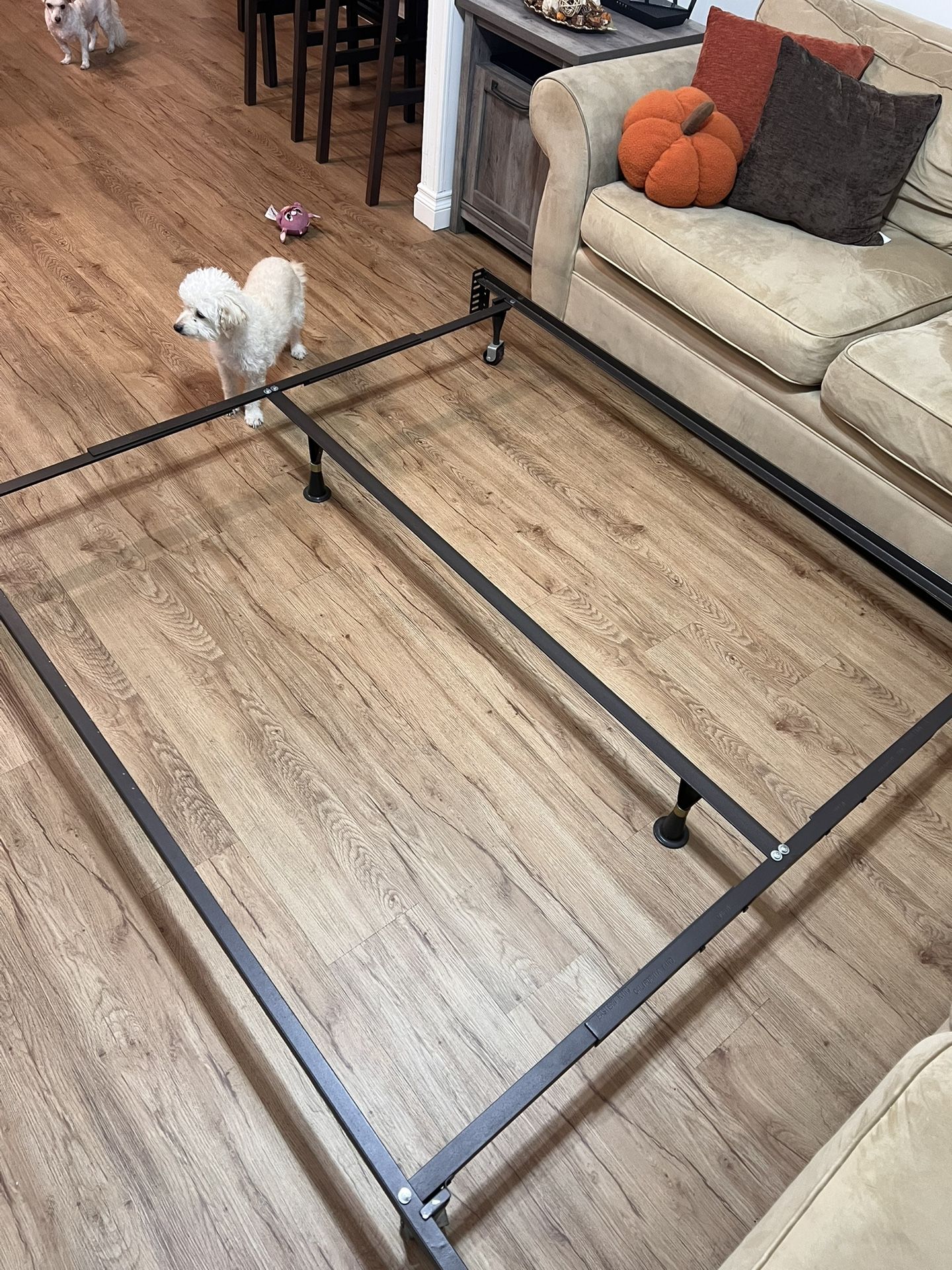 Metal Bed Frame *Queen*
