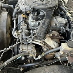 89 Mazda B2200 Engine (complete)