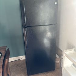 GE Refrigerator 