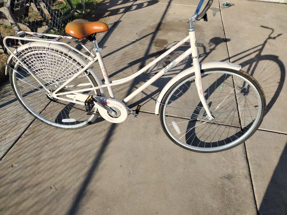 Bicycle New Condition Columbia Streamliner Cruiser 700c No Offers No Trades 75th Ave Indian School Serious Buyers Only Please