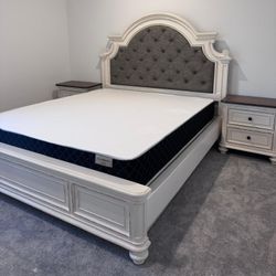 Modern Bedroom Set , 2 Nightstands, Same Day Delivery 🚚 