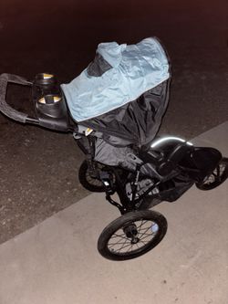 Baby trend  Jogging Trike Stroller  