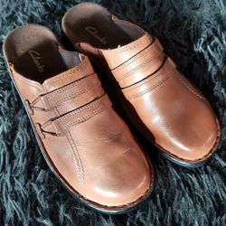 Clark's Tan Leather Clogs, Size 8W