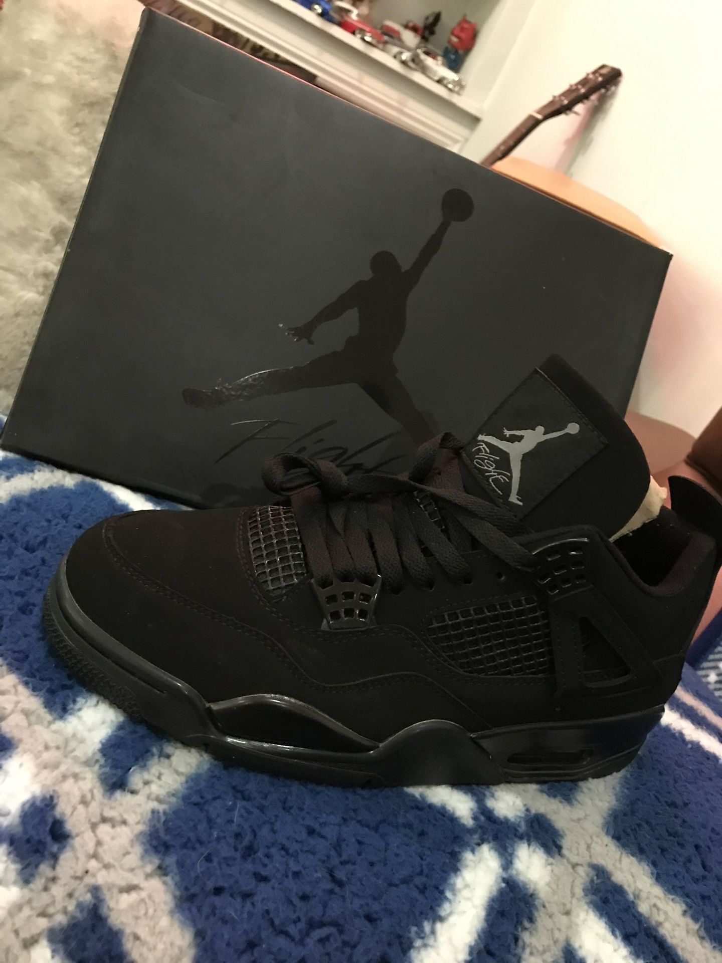 Jordan Retro “ BLACK 🐈⬛ CAT 4”