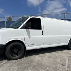 2009 Chevrolet Express Cargo Van