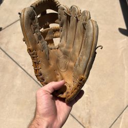Light Brown Spalding Baseball Glove